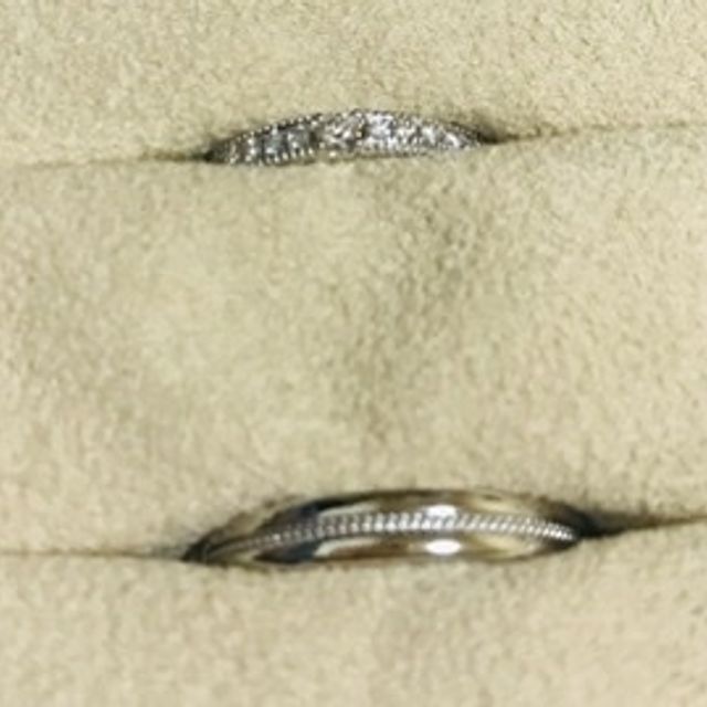 【et TOUJOURS(トゥージュール)の口コミ】 同じデザインのものがあっても、ひとつのダイヤを分けてお互いの指輪に埋…