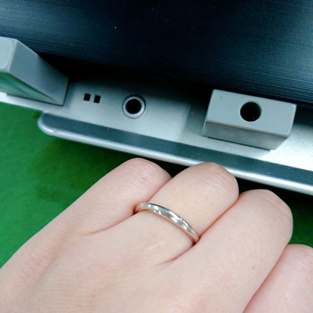 【銀座ダイヤモンドシライシの口コミ】 婚約指輪と同じブランドのところへ行って、婚約指輪と同じデザインのもの…