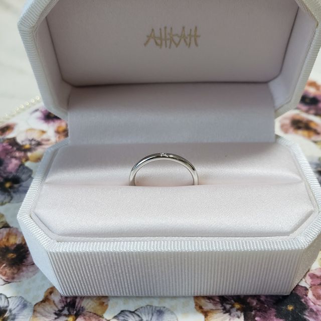 【AHKAH(アーカー)の口コミ】 AHKAHでは婚約指輪のみを購入予定でしたが、結婚指輪も見学してる内に気に…