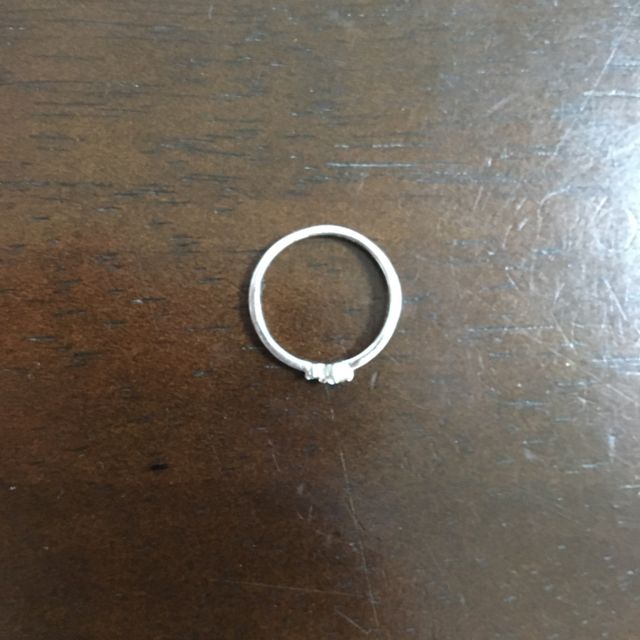 【canal4℃(カナルヨンドシー)の口コミ】 婚約指輪は女性らしい華やかなものを探していたのですが、少しウェーブが…