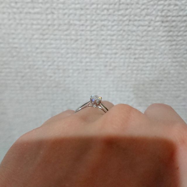 【アイプリモ(I-PRIMO)の口コミ】 決め手はデザインです。
もともとシンプルなストレートラインで１粒タイプ…