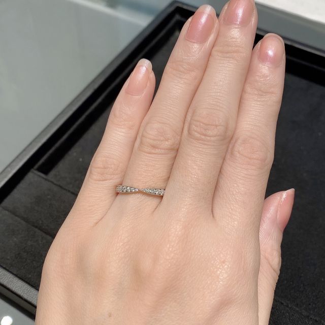 【ティファニー(Tiffany & Co.)の口コミ】 ハーフエタニティなので、ダイヤがキラキラしていてとても可愛いです。ハ…