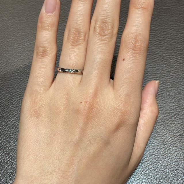 【ショーメ(CHAUMET)の口コミ】 トルサードリングの1粒ダイヤバージョンです。マルチの華やかさも素敵です…