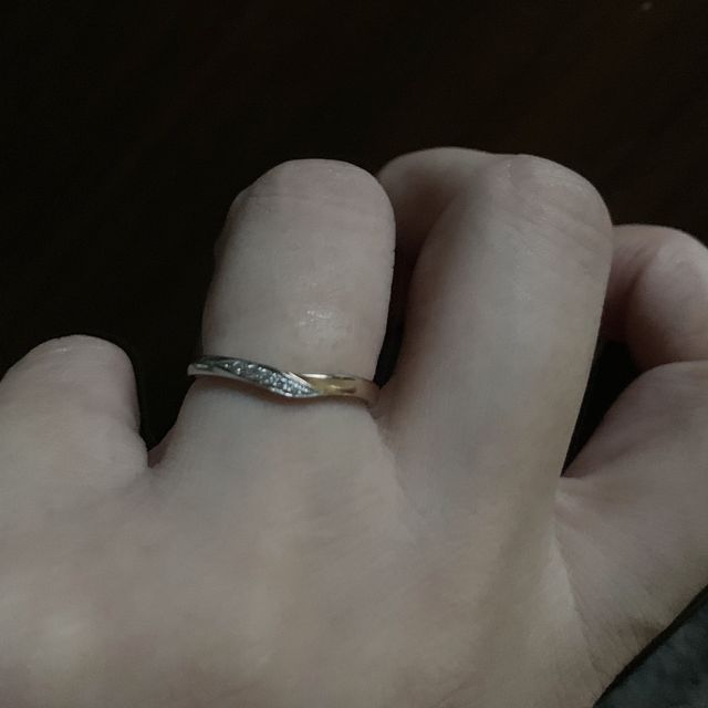 【nocur(ノクル)の口コミ】 派手すぎずでもシンプルすぎず指のお肉が目立ちにくいV字、つけっぱなしの…