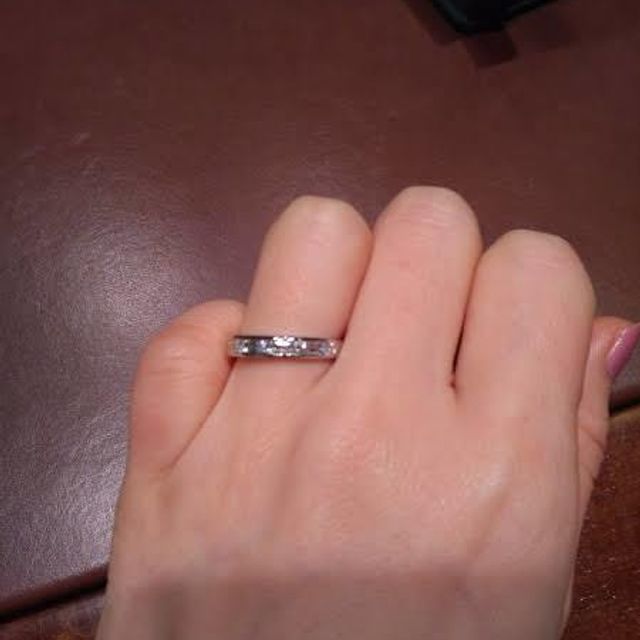 【ティファニー(Tiffany & Co.)の口コミ】 やっぱり王道のティファニー。すごく綺麗でした。
私にはもったいないくら…