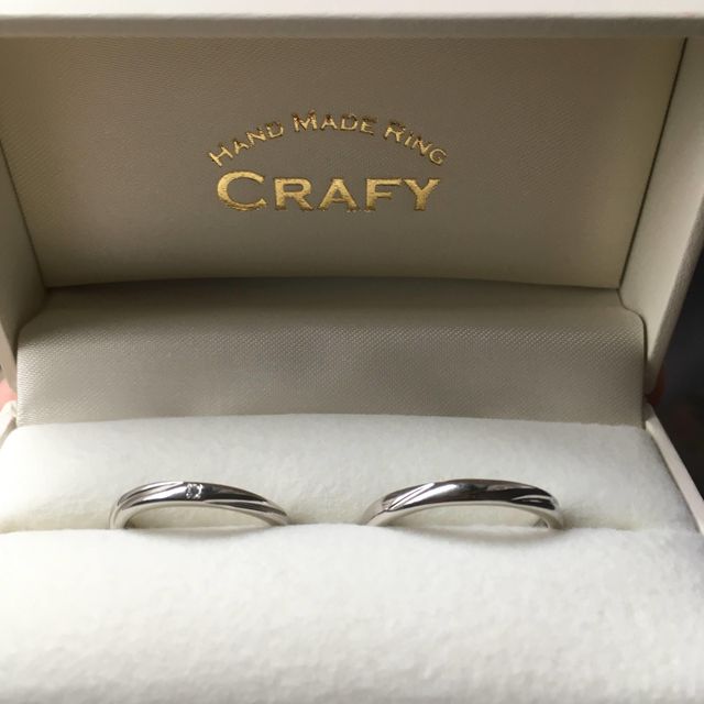 【CRAFY(クラフィ)の口コミ】 婚約指輪は既製品だったので、二人の思い出作りもかねて、手作りにしよう…