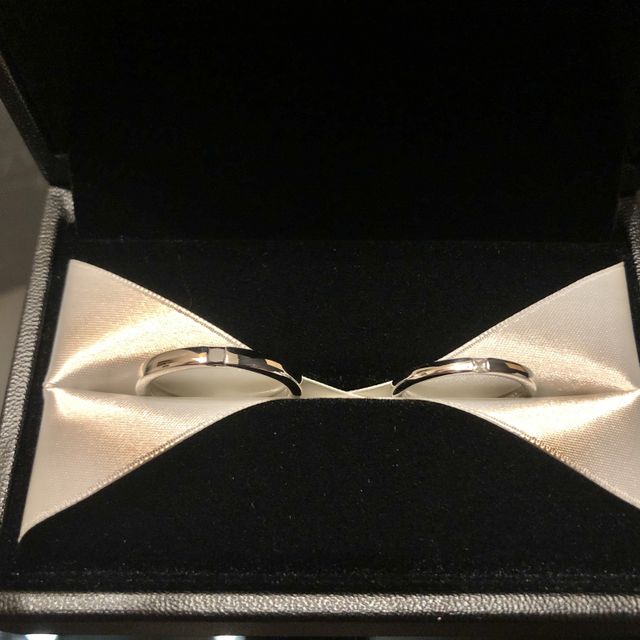 【エクセルコダイヤモンド(EXELCO DIAMOND)の口コミ】 長くつけるものとして年代に囚われないデザインに惹かれこちらの指輪に決…