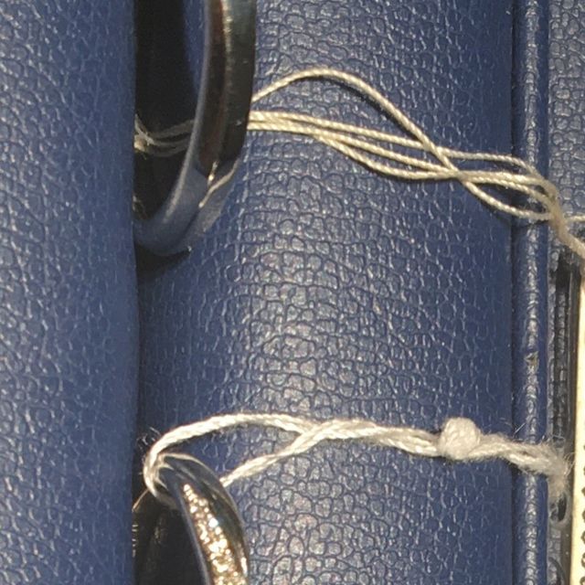 【銀座ダイヤモンドシライシの口コミ】 リングのウェーブが男女ともに優しく(角張っていなくて)とても綺麗だなと…