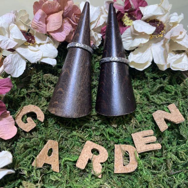 【Makana(マカナ)の口コミ】 夫婦2人でハワイが好きでハワイアンジュエリーの
結婚指輪が希望でした。
…