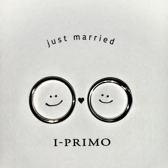 【アイプリモ(I-PRIMO)の口コミ】 指輪デザインは、ダイヤが流星のように散りばめられており、どの角度から…