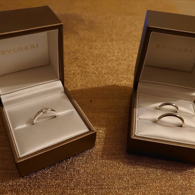 【ブルガリ(BVLGARI)の口コミ】 婚約指輪はダイヤに向かってリングが細くなっているデザインでダイヤが際…