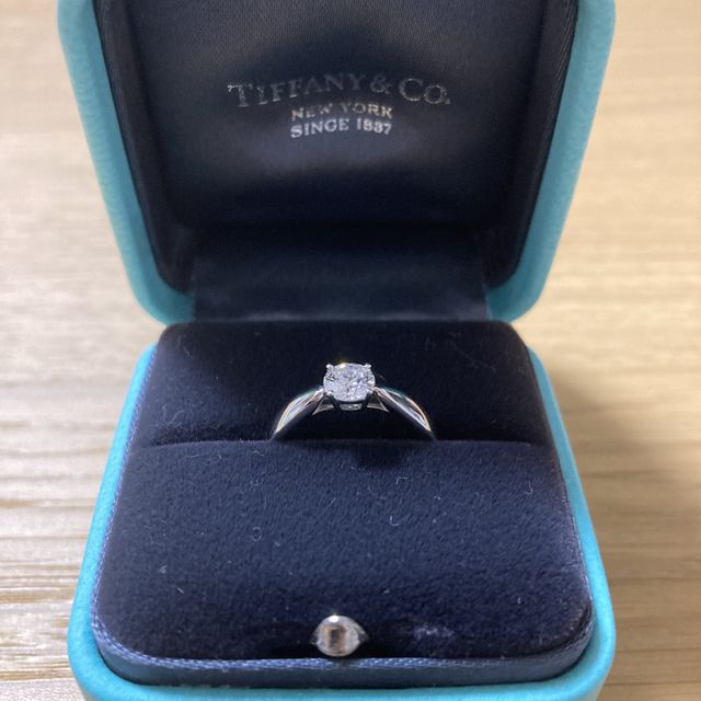 【ティファニー(Tiffany & Co.)の口コミ】 一生に一度の婚約指輪なので、喜ぶものを贈りたいという気持ちのもと、誰…