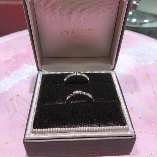 【アイプリモ(I-PRIMO)の口コミ】 私はシルバーのたてづめ三石にこだわっていて旦那わ変わったデザインのも…