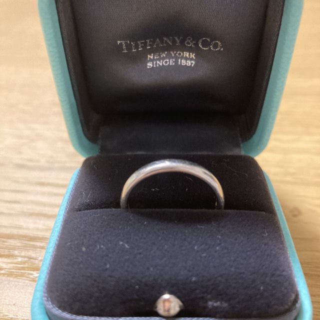 【ティファニー(Tiffany & Co.)の口コミ】 婚約指輪をティファニーで購入したので、結婚指輪もティファニーで購入し…