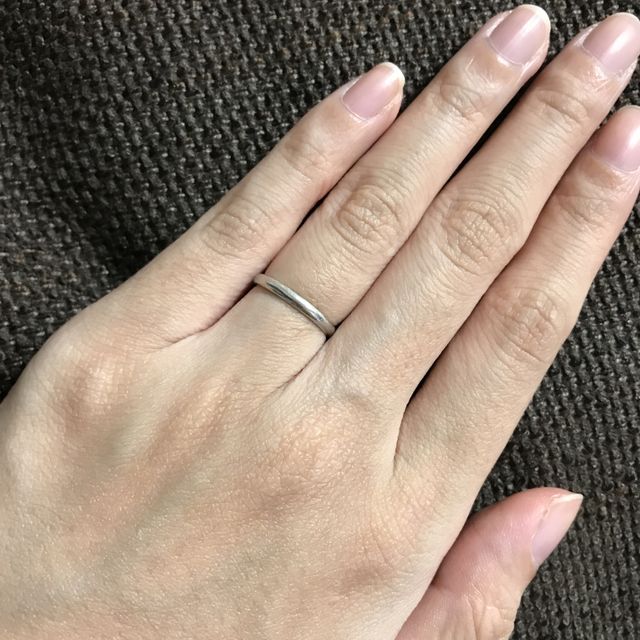【ティファニー(Tiffany & Co.)の口コミ】 指が細いので、なるべく細いリングにしようと思っていました。また、婚約…