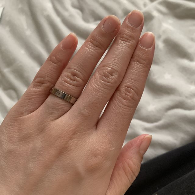 【カルティエ(Cartier)の口コミ】 結婚指輪をインターネットで調べていて、デザインが気に入ったので、実際…