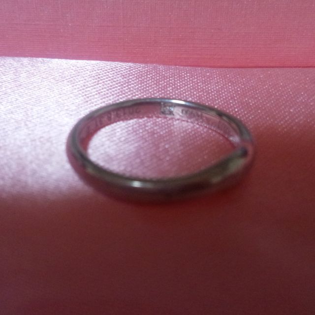 【VERITE(ベリテ)の口コミ】 シンプルで柔らかい、そして手を重ね合わせたようなデザインが気に入った…