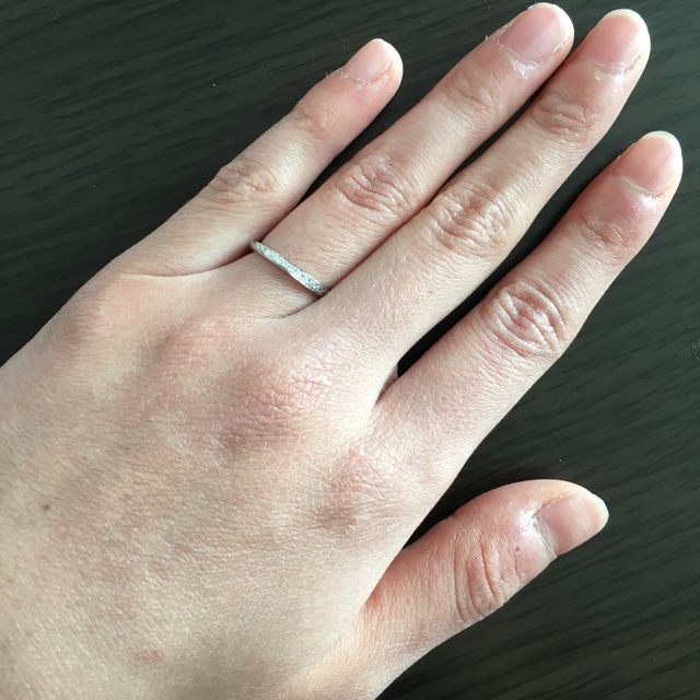【銀座ダイヤモンドシライシの口コミ】 普段指輪をつけないのですが、せっかくの結婚指輪は自分が好きなものを選…