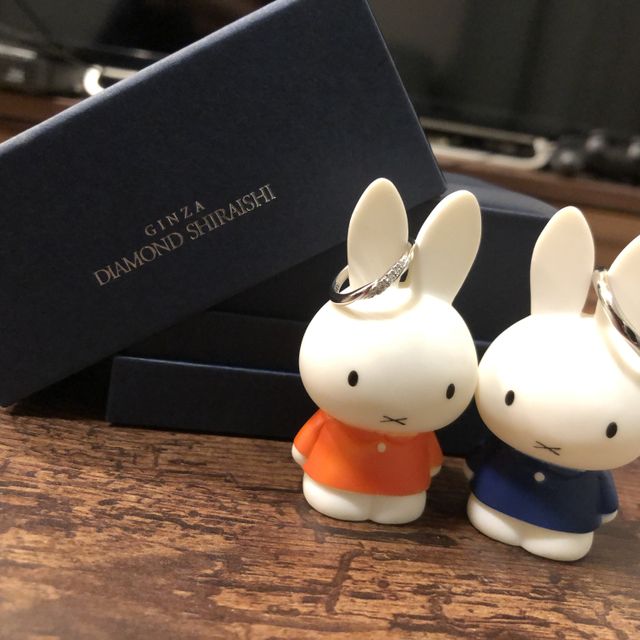 【銀座ダイヤモンドシライシの口コミ】 少し捻りのあるリングで、飽きがこないデザインになっています。
着用感も…