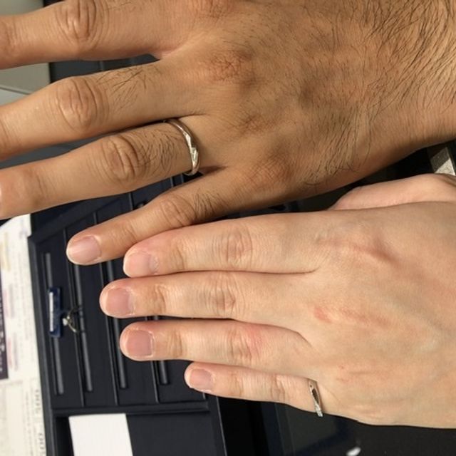 【ROYAL ASSCHER(ロイヤル・アッシャー)の口コミ】 沖縄県内のブライダル専門店5店舗ほど指輪の下見をしたなかでも、ロイヤル…