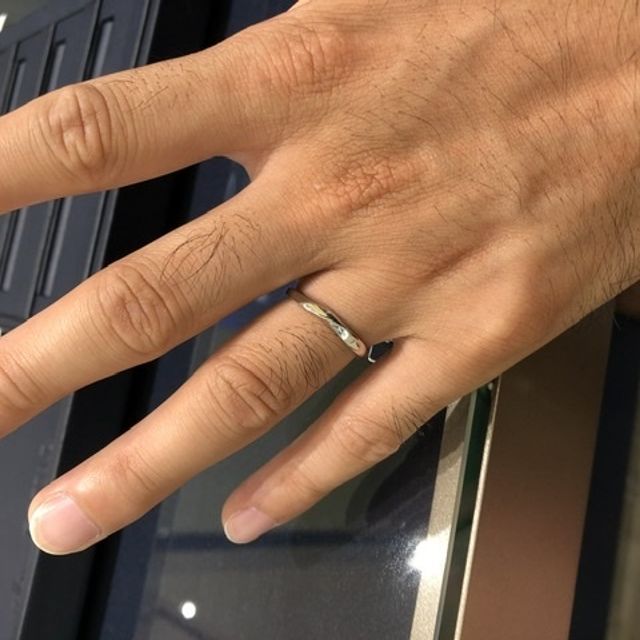 【ROYAL ASSCHER(ロイヤル・アッシャー)の口コミ】 沖縄県内のブライダル専門店5店舗ほど指輪の下見をしたなかでも、ロイヤル…