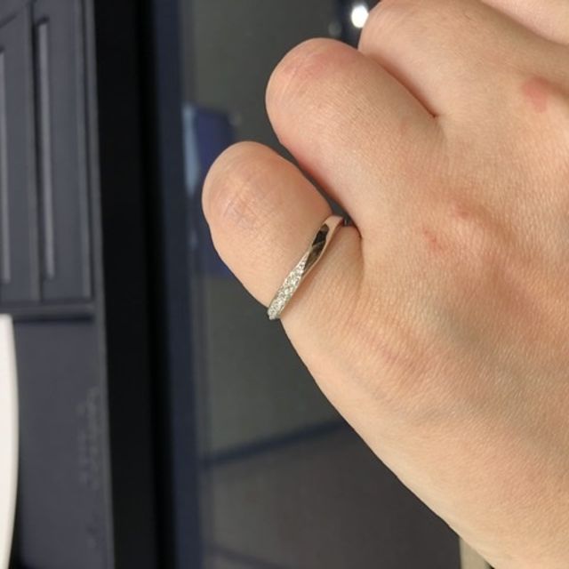 【ROYAL ASSCHER(ロイヤル・アッシャー)の口コミ】 沖縄県内のブライダル専門店5店舗ほど指輪の下見をしたなかでも、ロイヤル…