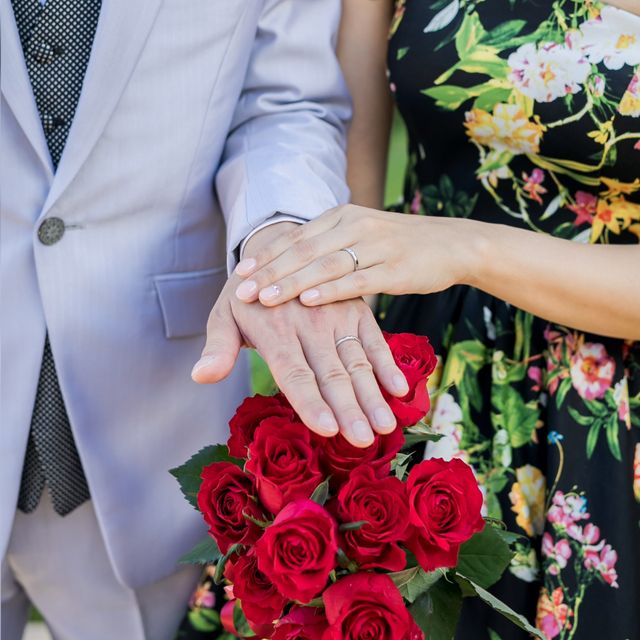 【エクセルコダイヤモンド(EXELCO DIAMOND)の口コミ】 ストレート、ミル打ち、1粒のメレダイヤで探していました。ミル打ちが正面…