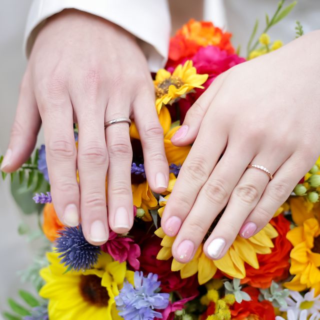 【AFFLUX(アフラックス)の口コミ】 指輪はどんな形にするかなど全く決めていなかったので迷いましたが、決め…