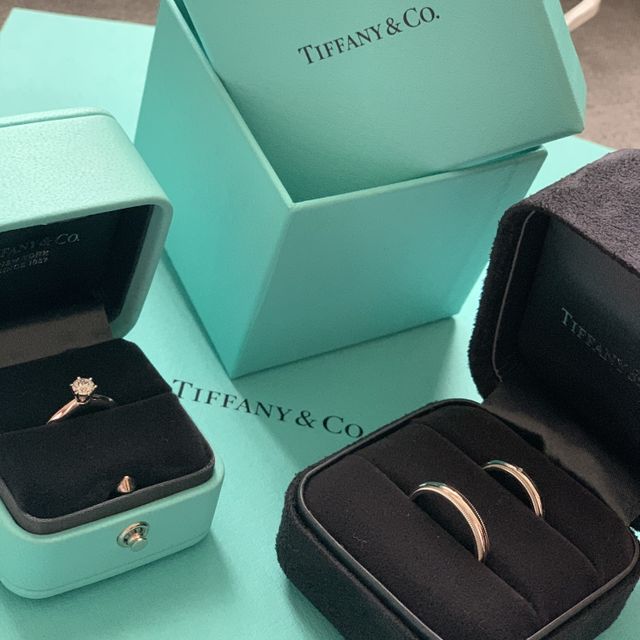 【ティファニー(Tiffany & Co.)の口コミ】 婚約指輪もティファニーだったので、結婚指輪も同じものをと思い見に行き…