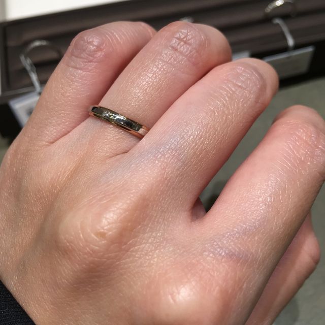 【アイプリモ(I-PRIMO)の口コミ】 コンビネーションの1粒ダイヤで、派手さがない分デザインが大人っぽく気に…