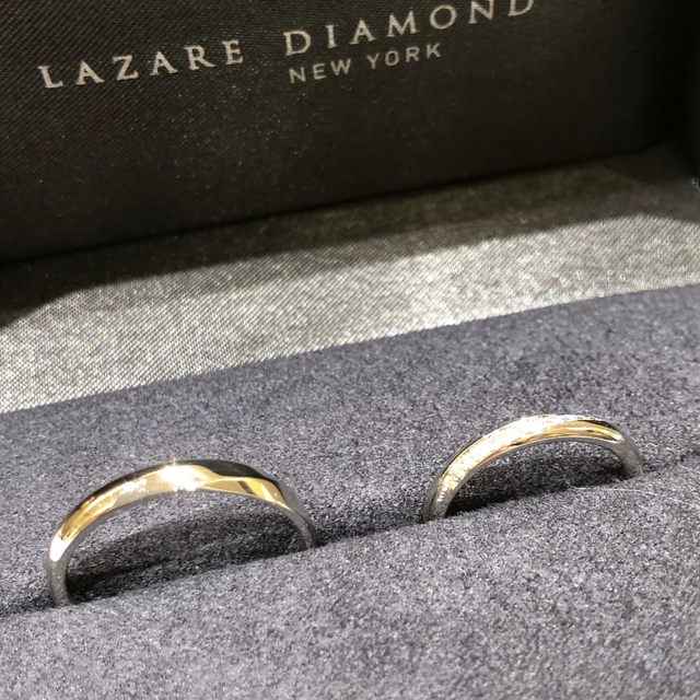 【ラザール ダイヤモンド(LAZARE DIAMOND)の口コミ】 結婚指輪はダイヤがついているものが良かったので、一粒や三粒のデザイン…