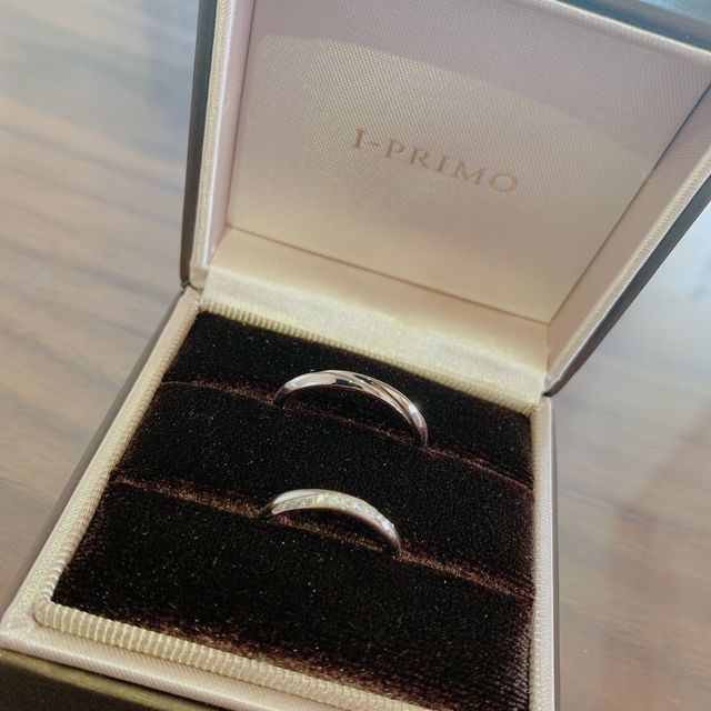 【アイプリモ(I-PRIMO)の口コミ】 太くて色黒な指にも似合うシンプルでお洒落なリングでした。しなやかなカ…