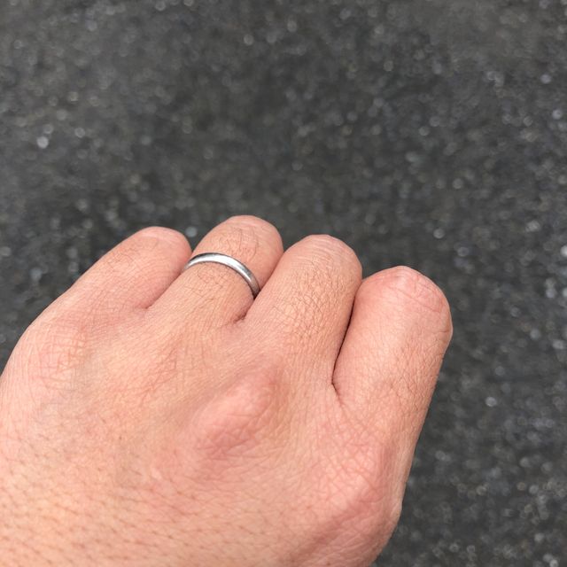 【カルティエ(Cartier)の口コミ】 シンプルで飽きがこないデザインです。
ラインがまっすぐなのでデザインリ…