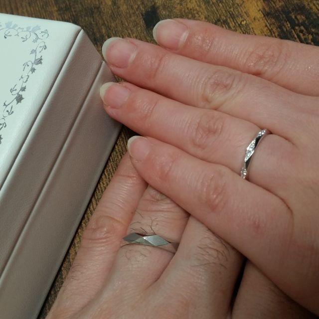 【宝寿堂(ほうじゅどう)の口コミ】 ダイヤ形のカッティングがいいなと思っていたので決めていってました。
細…