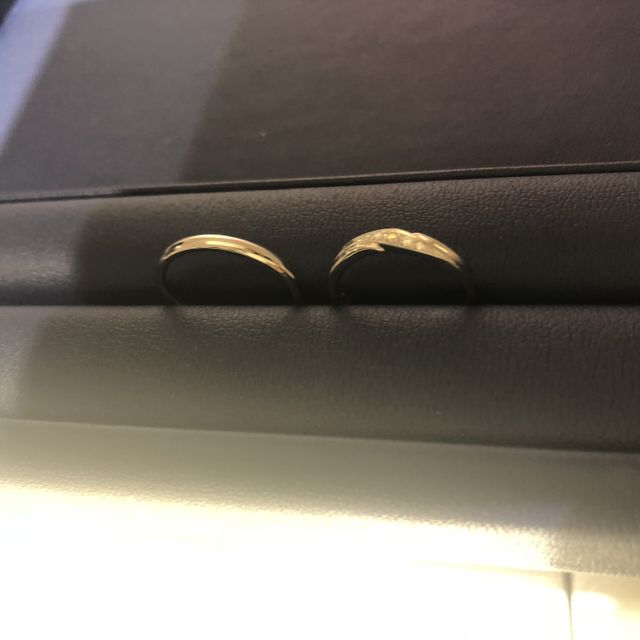 【銀座ダイヤモンドシライシの口コミ】 シンプルで付けやすそうだった、一見地味で普通な感じの指輪ではあるが、…