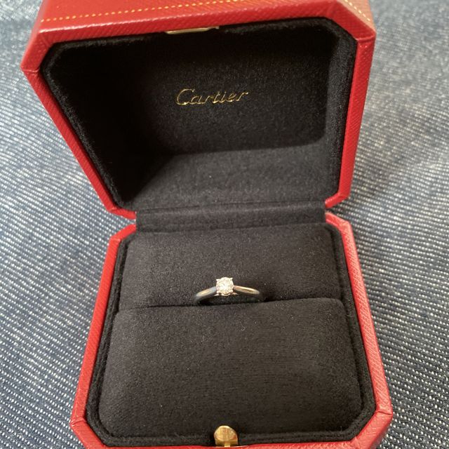 【カルティエ(Cartier)の口コミ】 カルティエというブランドおよびシンプルなデザインに惹かれました。エン…