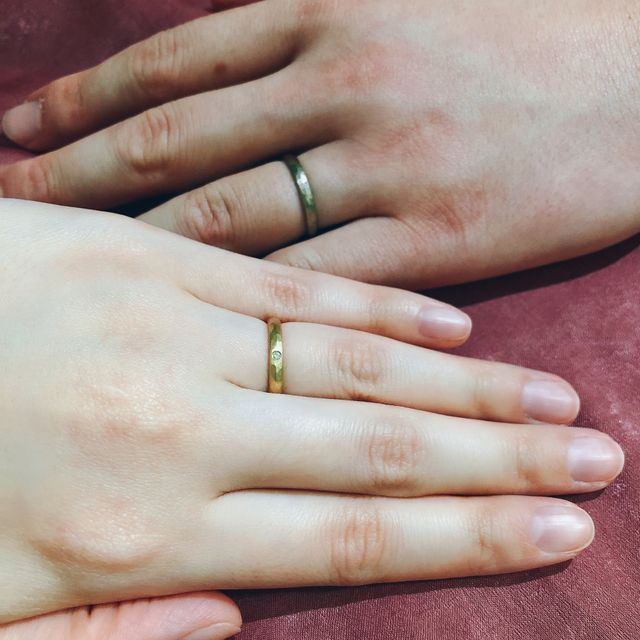 【YUKA HOJO(ユカホウジョウ)の口コミ】 一生身につけるものなので飽きのこないデザインを求めておりました。アン…