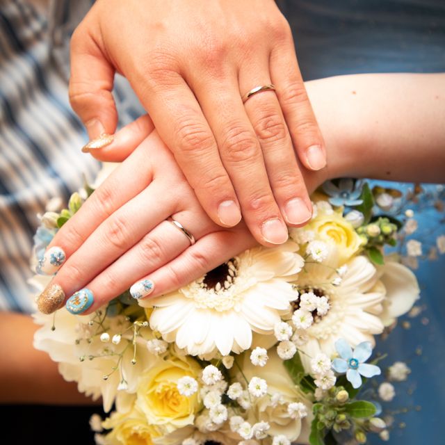 【Only You(オンリーユー)の口コミ】 毎日身に付ける結婚指輪なので石落ちを気にしてしまうのが嫌で、表面はミ…