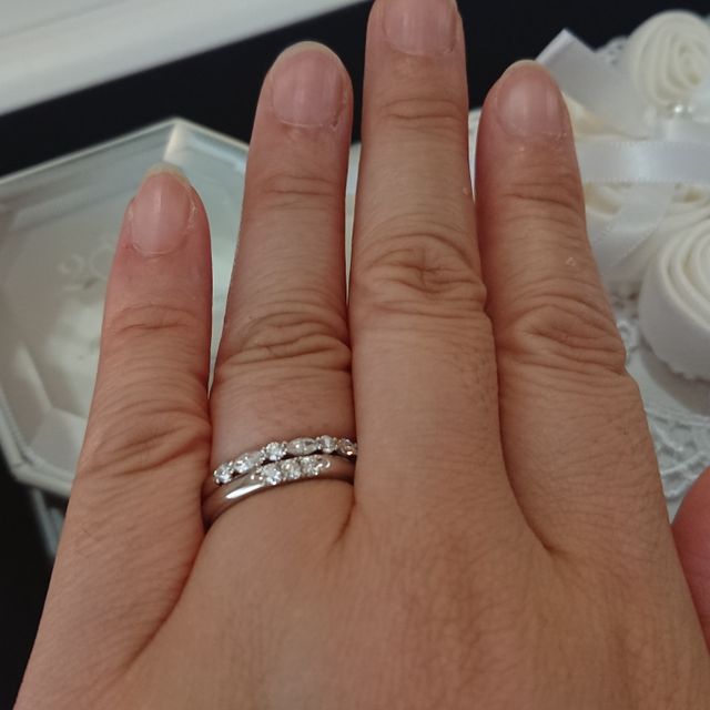 【4℃ BRIDAL(ヨンドシーブライダル)の口コミ】 大体欲しいデザインをイメージしてお店に行きました。
イメージに合うリン…