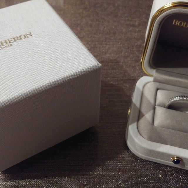 【ブシュロン(BOUCHERON)の口コミ】 指輪を試着し自分の指にあっていたことが一番でした。わたしにはザ・婚約…