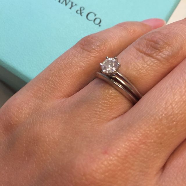 【ティファニー(Tiffany & Co.)の口コミ】 以前からティファニーの一粒のダイヤモンドに憧れて結婚する時は絶対にと…