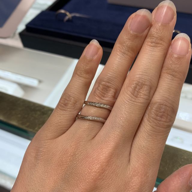 【4℃ BRIDAL(ヨンドシーブライダル)の口コミ】 希望していた華奢でシンプルなデザイン、価格どちらも満足しましたし、ア…