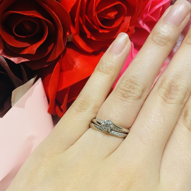 【エクセルコダイヤモンド(EXELCO DIAMOND)の口コミ】 他のブランドには無いデザインで、ダイヤモンドがすごくキレイにみえたの…