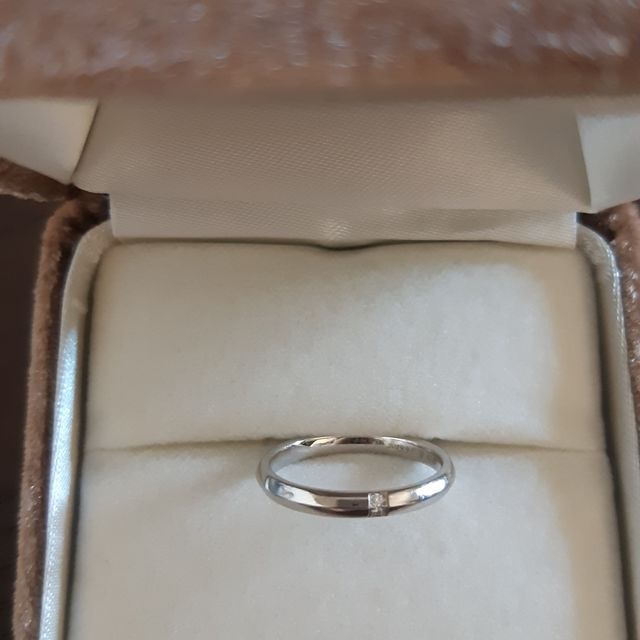 【GALA JEWELRY(ガラジュエリー)の口コミ】 プラチナの素材でダイヤモンドがはいってるものでシンプルなデザインを探…