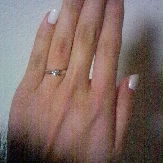 【ティファニー(Tiffany & Co.)の口コミ】 サイドからみてダイヤが凸状にですぎておらず、衣服に引っかかりにくいわ…