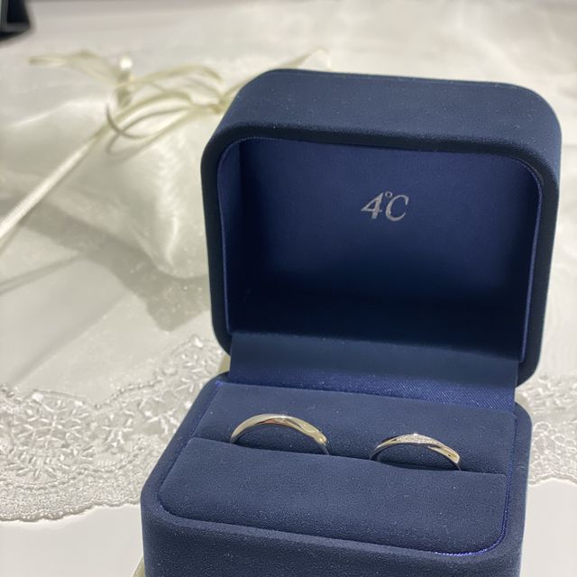 【4℃ BRIDAL(ヨンドシーブライダル)の口コミ】 上品なデザインでダイヤがついているのに、いやらしくなくて、可愛かった…