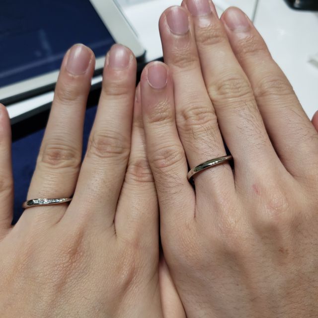 【4℃ BRIDAL(ヨンドシーブライダル)の口コミ】 価格は他ブランドと比較するとかなりお手頃だと思いました。デザインはシ…