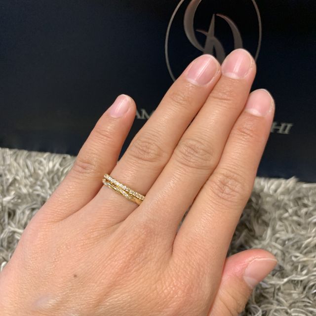 【銀座ダイヤモンドシライシの口コミ】 10件くらい結婚指輪の店を見て、いまいちしっくりくるのがなく、銀座ダイ…