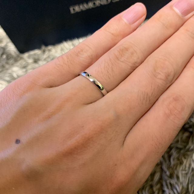 【銀座ダイヤモンドシライシの口コミ】 10件くらい結婚指輪の店を見て、いまいちしっくりくるのがなく、銀座ダイ…