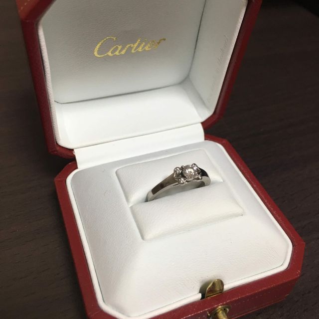 【カルティエ(Cartier)の口コミ】 ぽちゃっとした指にコンプレックスがあり、婚約指輪は似合わないからいら…